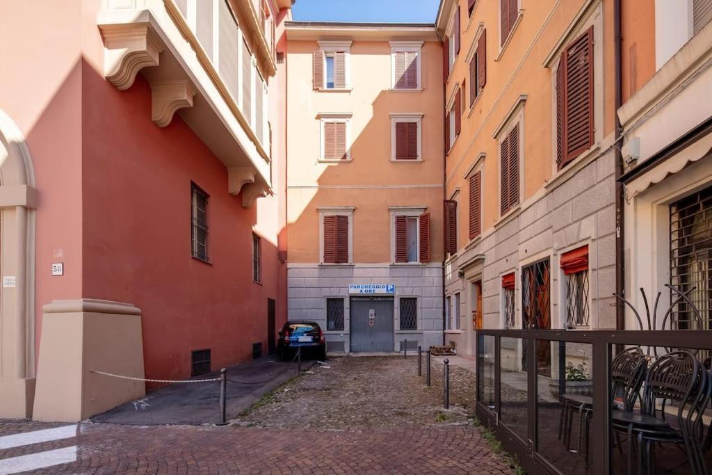 Ground Floor Luxe Historic Studio City Centre Apartment Bologna Exterior photo