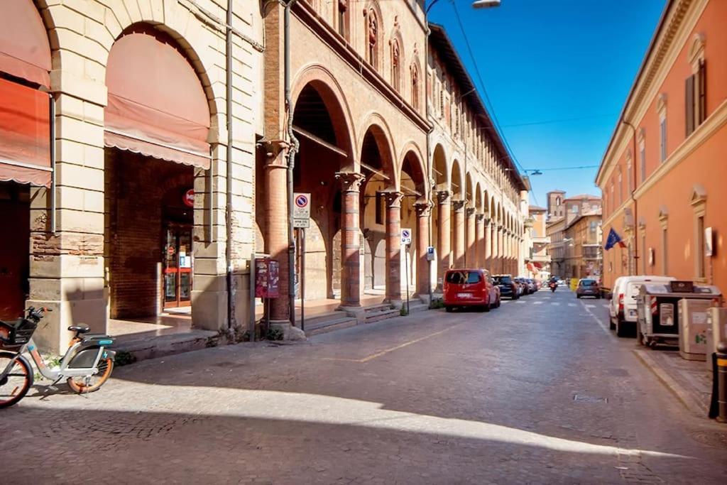 Ground Floor Luxe Historic Studio City Centre Apartment Bologna Exterior photo
