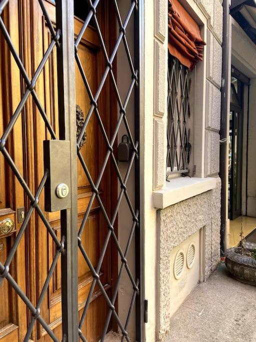 Ground Floor Luxe Historic Studio City Centre Apartment Bologna Exterior photo