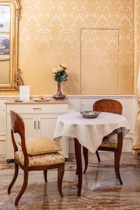 Ground Floor Luxe Historic Studio City Centre Apartment Bologna Exterior photo